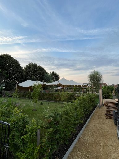 stretchtent huren Oost Vlaanderen vlondervloer stretchtent huren Oost Vlaanderen vlondervloer