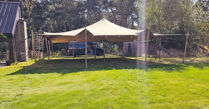 stretchtent huren Oost Vlaanderen met vloer stretchtent huren Oost Vlaanderen met vloer