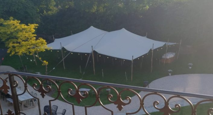 ceremonie tent bruiloft Stretchtent huren Oost-Vlaanderen trouwfeest bruiloft ceremonie